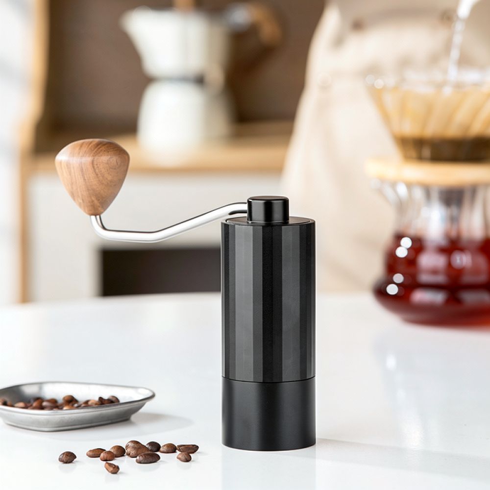 手動式コーヒーミル。調整可能なステンレス製刃を使用。エスプレ - Coffee Equipment Pour Over のレビューと価格